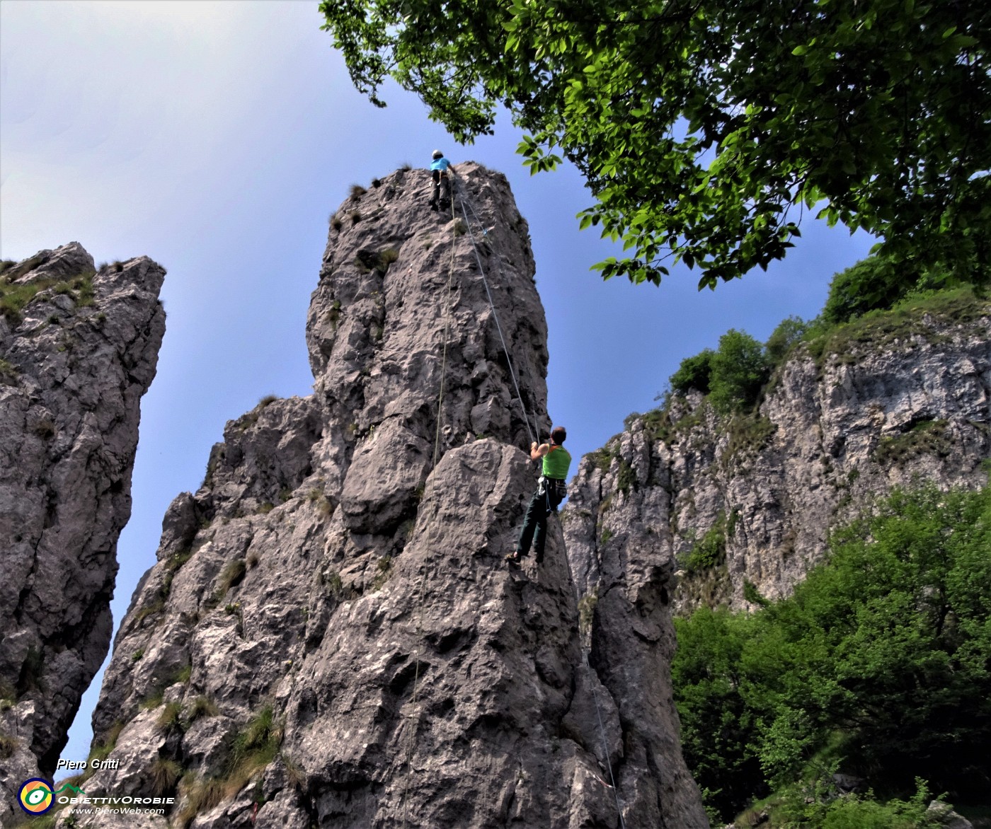 66 Arrampicatori sul Torrione Garlini.JPG -                                